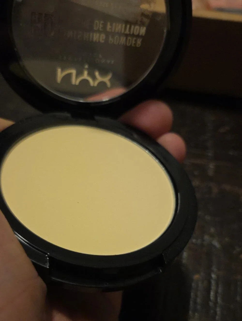 NYX Hd Finishing Powder- Banana New